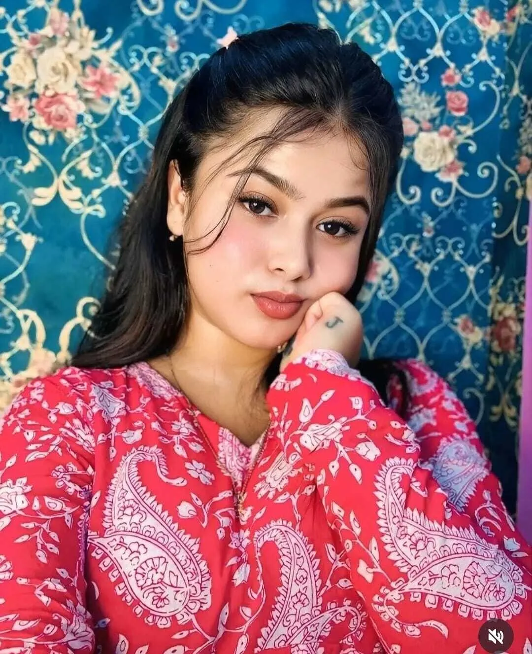 Meera thumbnail 3